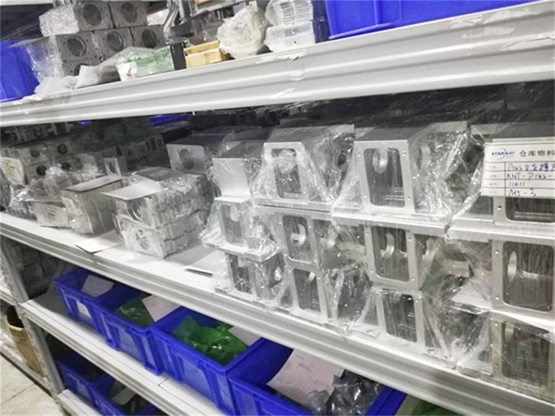 仓库一角